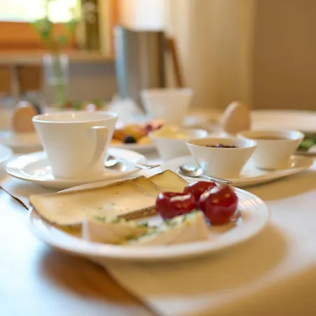 Bioweingut & Gaenz Hotell 3*