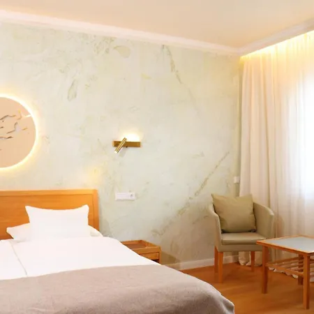 Hotel Bioweingut & Gaenz