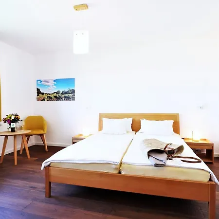 Bioweingut & Gaenz 3* Hackenheim