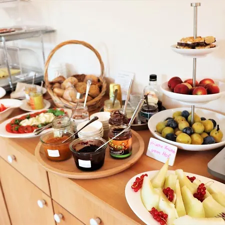 酒店 Bioweingut & Gaenz 3*